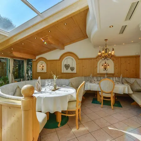 Chaletresort Lech * Holzgau