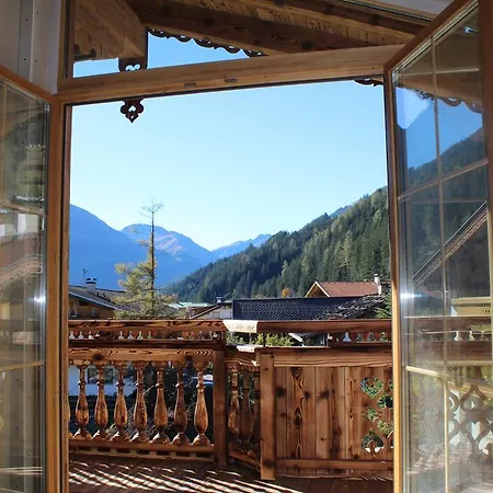Chaletresort Lech Holzgau