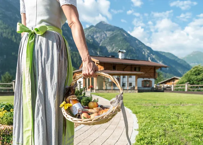 Chaletresort Lech * Holzgau