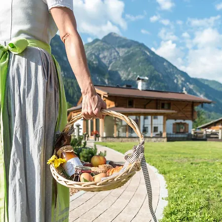 Chaletresort Lech * Holzgau