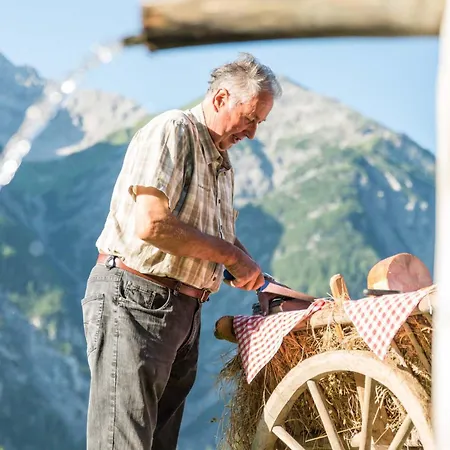 Chaletresort Lech * Holzgau