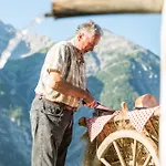 Chaletresort Lech * Holzgau