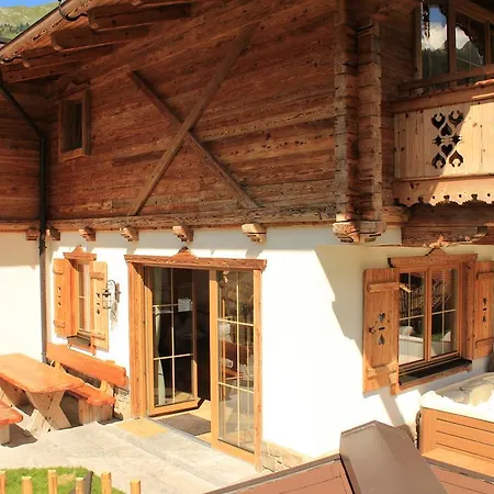 Dağ evi Chaletresort Lech *